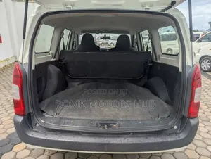 Mazda Verisa 2007 White