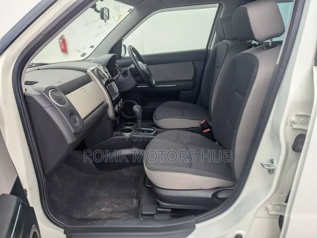 Mazda Verisa 2007 White