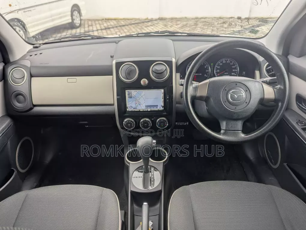 Mazda Verisa 2007 White