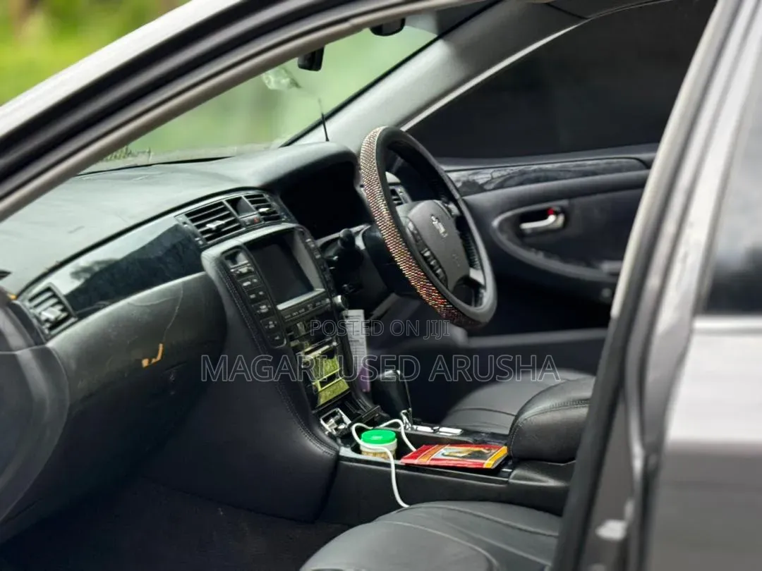 Toyota Crown 2006 Gray