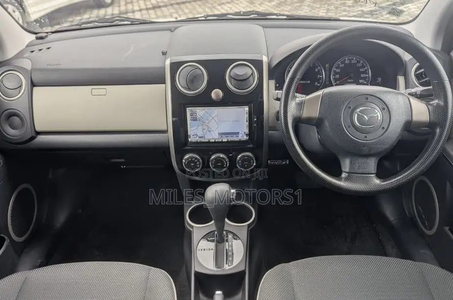 Mazda Verisa 2007 White