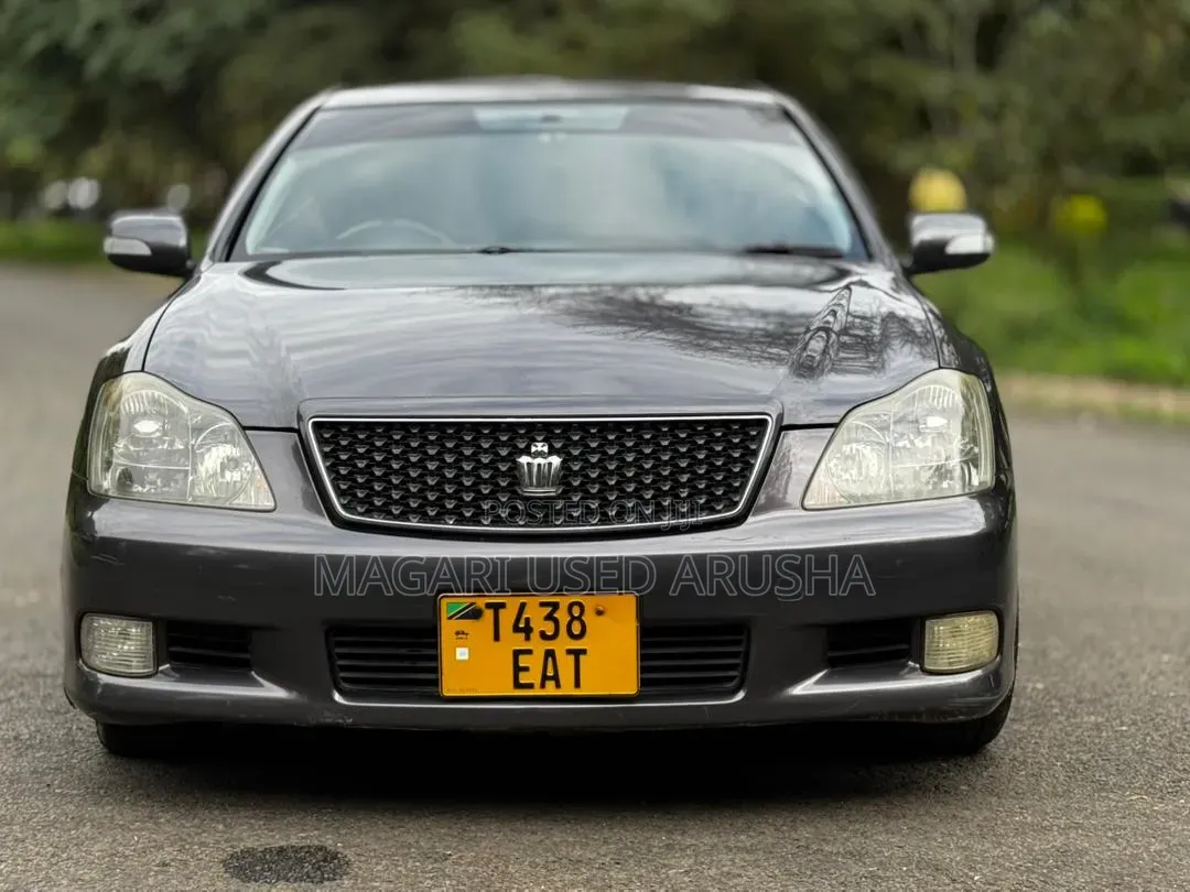 Toyota Crown 2006 Gray
