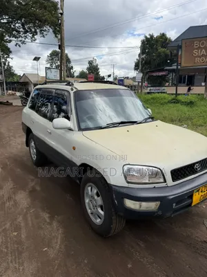 Toyota RAV4 1999 White