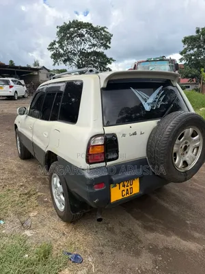 Toyota RAV4 1999 White