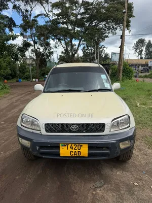 Toyota RAV4 1999 White