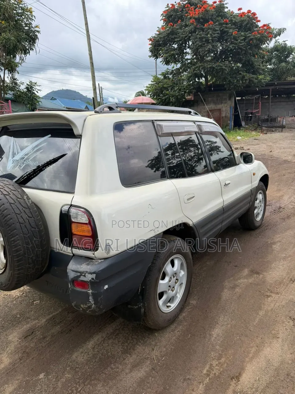 Toyota RAV4 1999 White