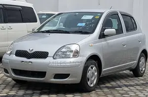 Toyota Vitz 2002 Silver
