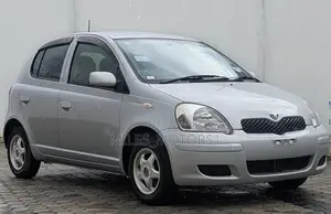 Toyota Vitz 2001 Silver