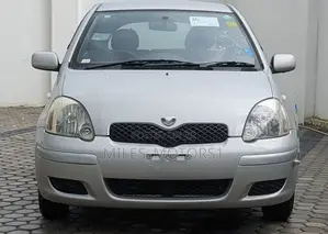 Toyota Vitz 2001 Silver