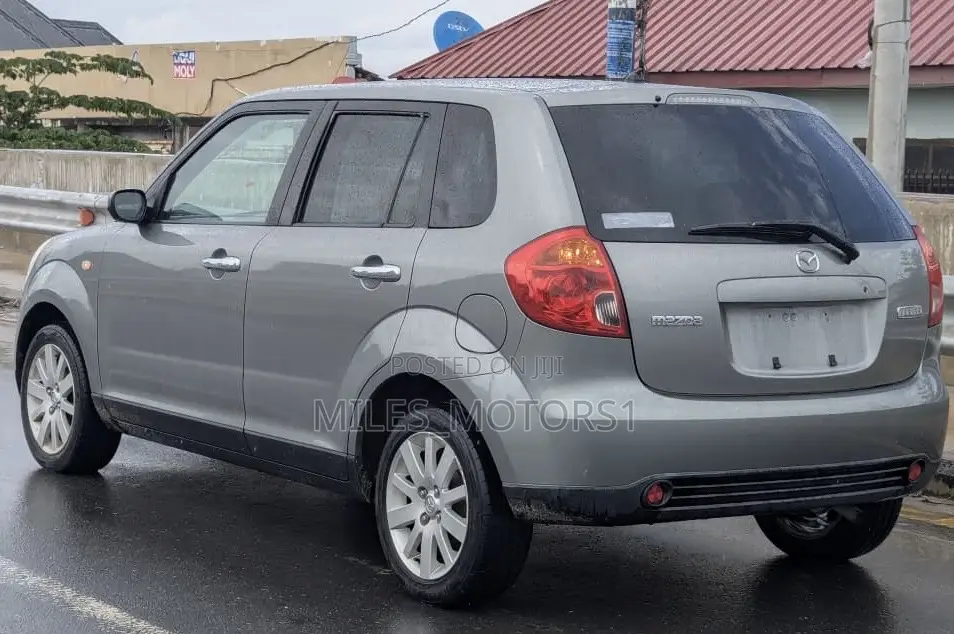 Mazda Verisa 2008 Gray