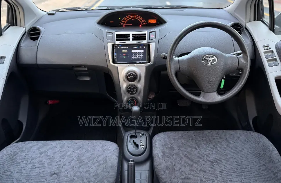 Toyota Vitz 2010 Burgundy