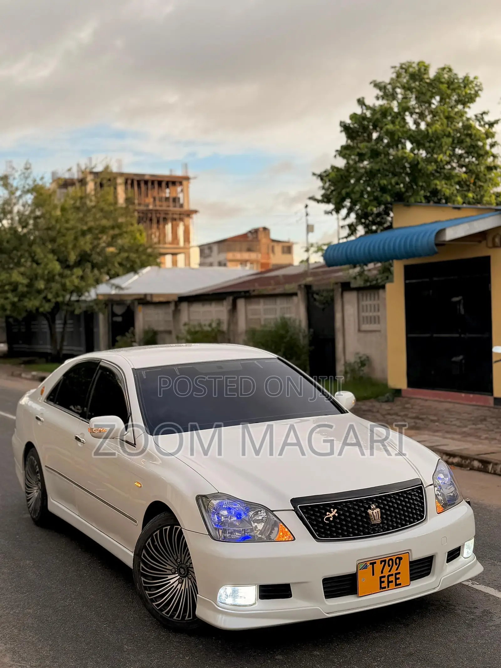 Toyota Crown Royale 2005 Pearl