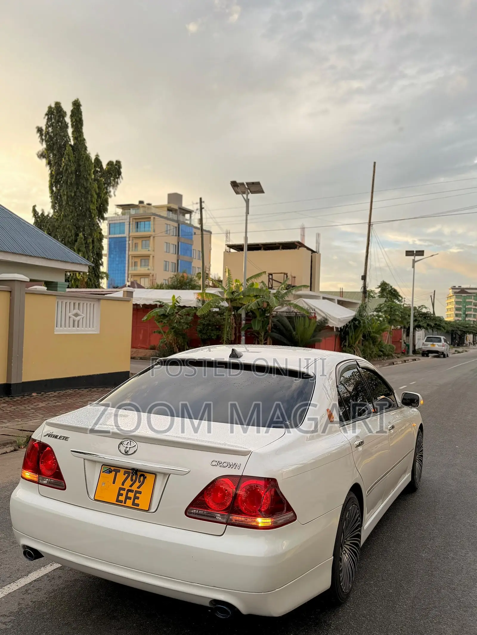 Toyota Crown Royale 2005 Pearl