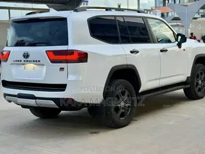 Toyota Land Cruiser 2024 Pearl