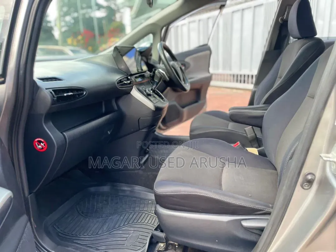 Toyota Wish 2010 Gray