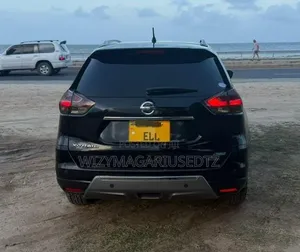 Nissan X-Trail 2.0 Petrol FWD 2015 Matt Black