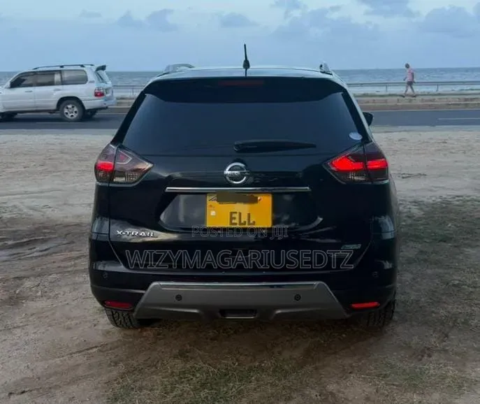 Nissan X-Trail 2.0 Petrol FWD 2015 Matt Black