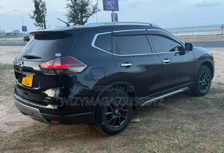 Nissan X-Trail 2.0 Petrol FWD 2015 Matt Black