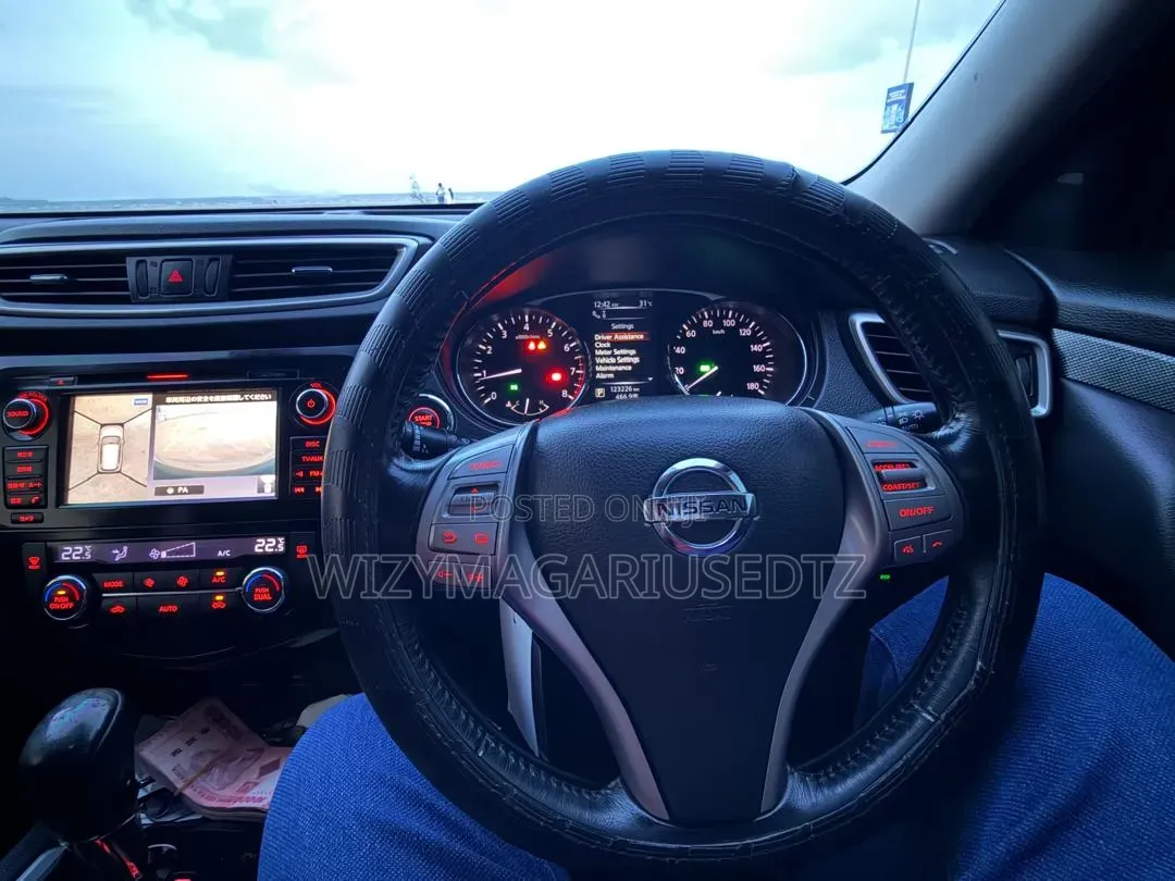 Nissan X-Trail 2.0 Petrol FWD 2015 Matt Black