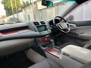 Toyota Crown 2009 Silver
