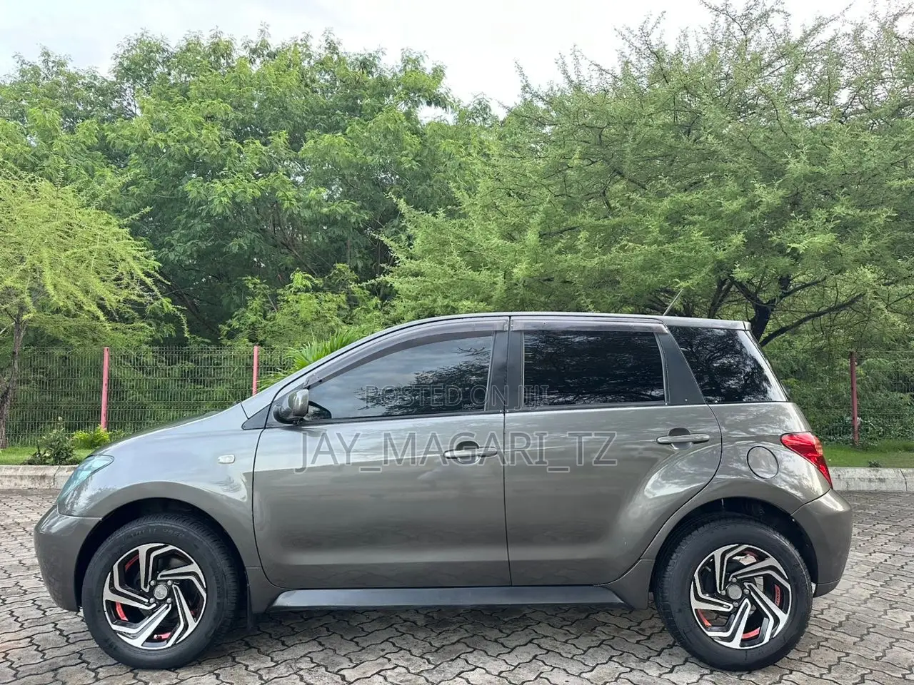 Toyota IST 2005 Gray