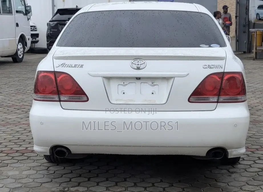 Toyota Crown 2004 White