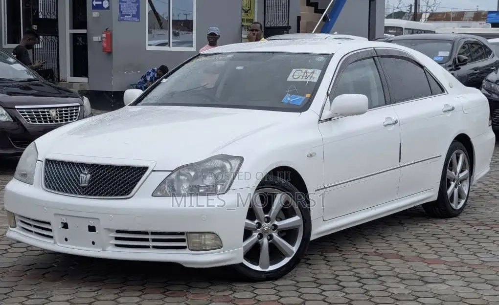 Toyota Crown 2004 White