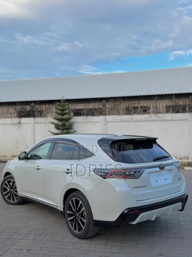 Toyota Harrier 2018 White
