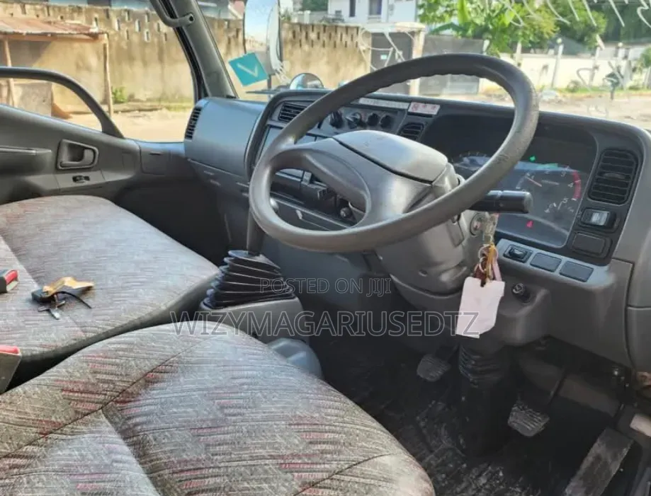 Mitsubishi Canter Box Body