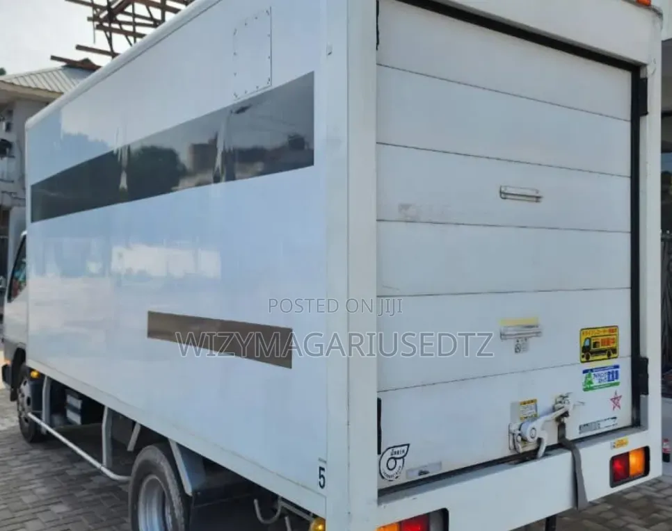 Mitsubishi Canter Box Body