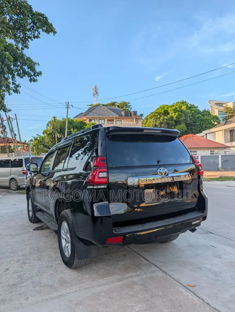 Toyota Land Cruiser Prado 2021 Black