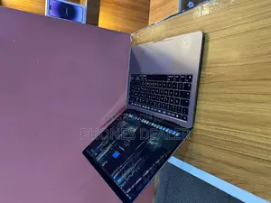 Laptop Apple MacBook Pro 2020 M1 16GB Apple M1 Pro SSD 2T
