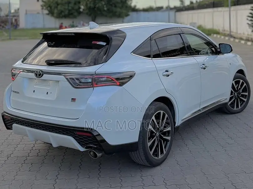 Toyota Harrier 2018 White