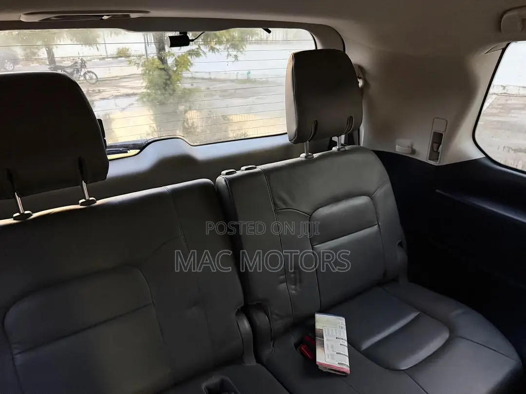 Toyota Land Cruiser 2010 Black