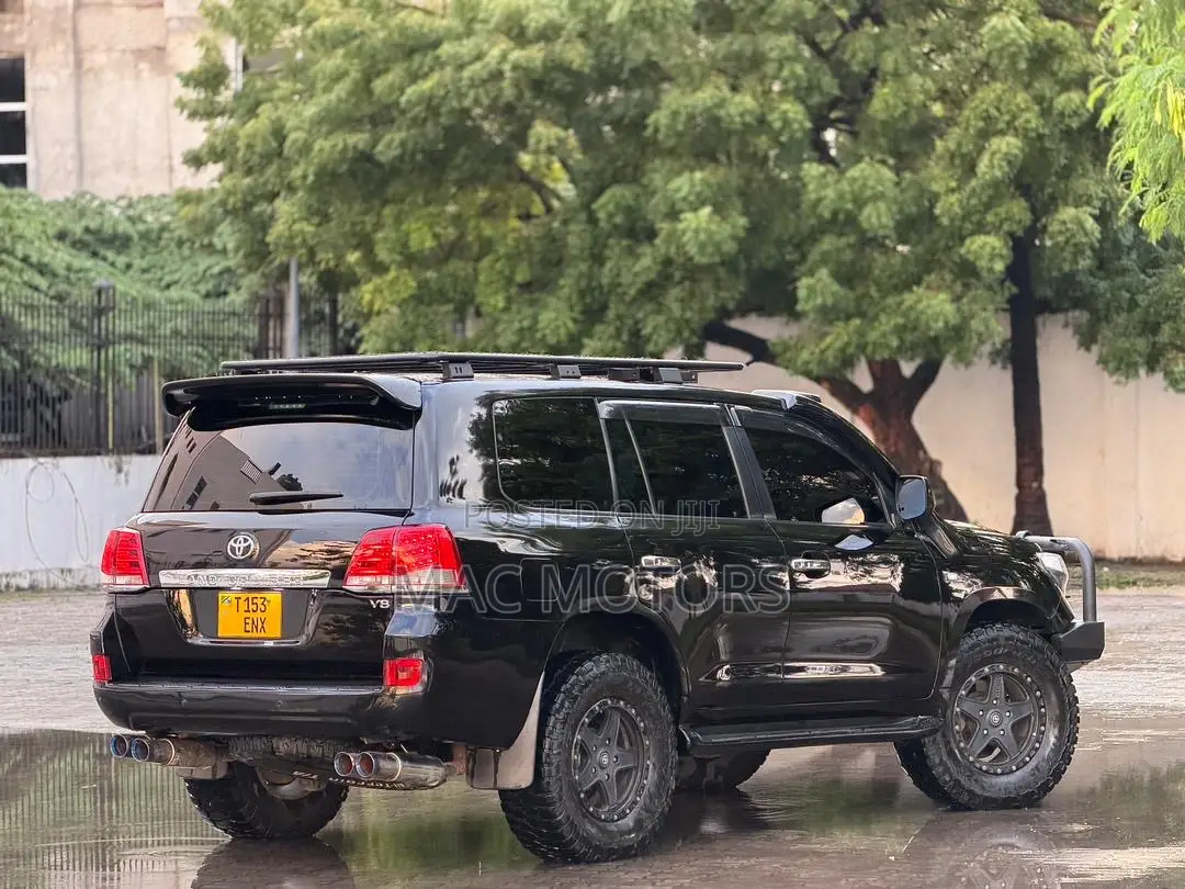 Toyota Land Cruiser 2010 Black