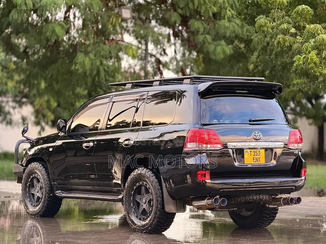 Toyota Land Cruiser 2010 Black