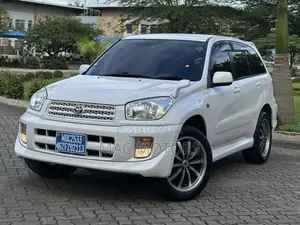 Toyota RAV4 Automatic 2003 White