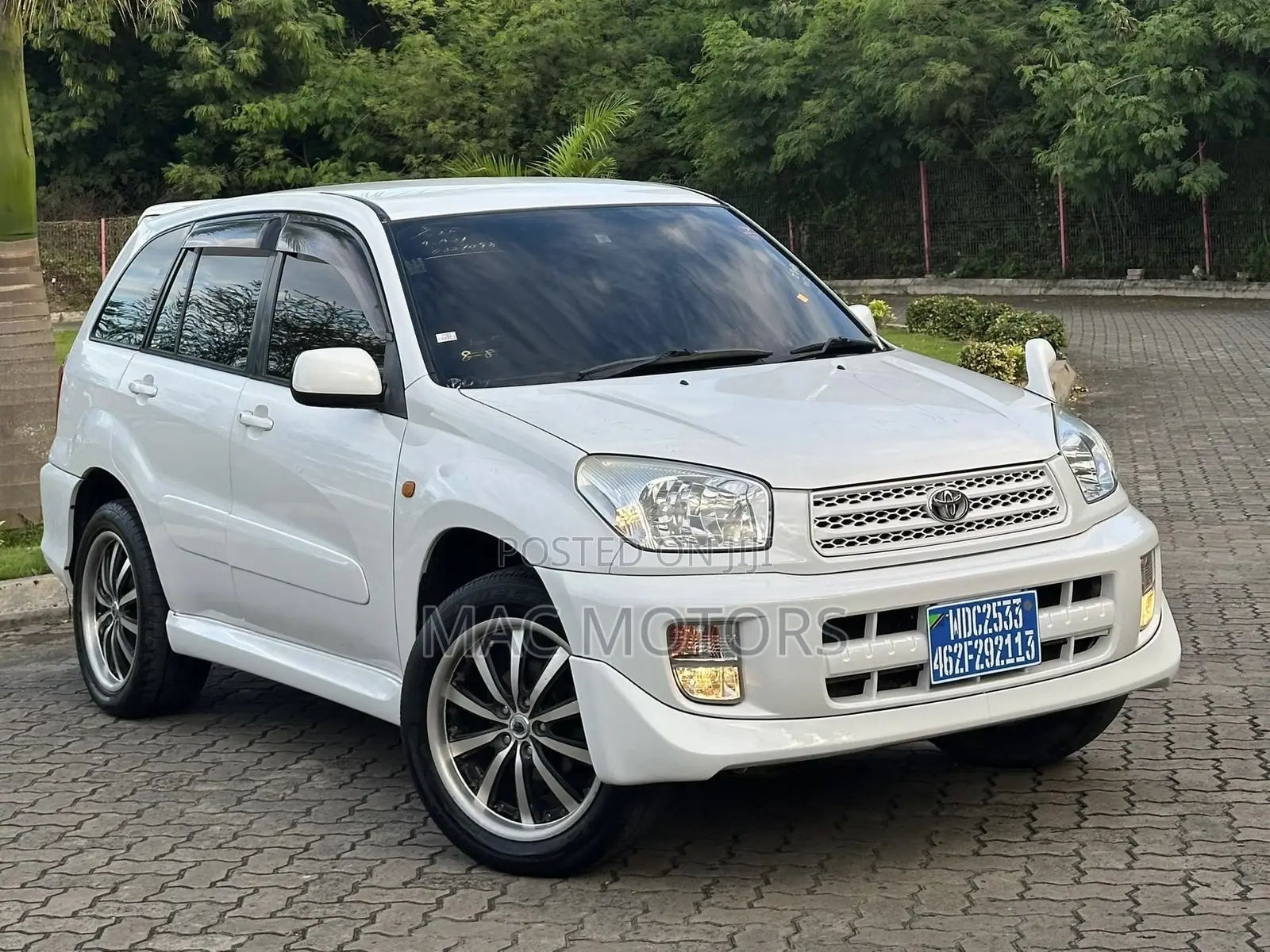 Toyota RAV4 Automatic 2003 White