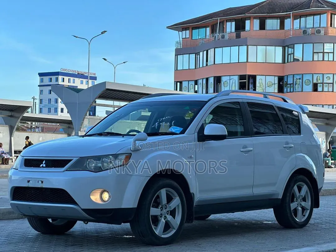 Mitsubishi Outlander 2009 White