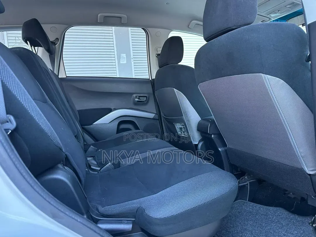 Mitsubishi Outlander 2009 White