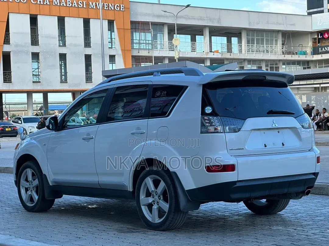 Mitsubishi Outlander 2009 White