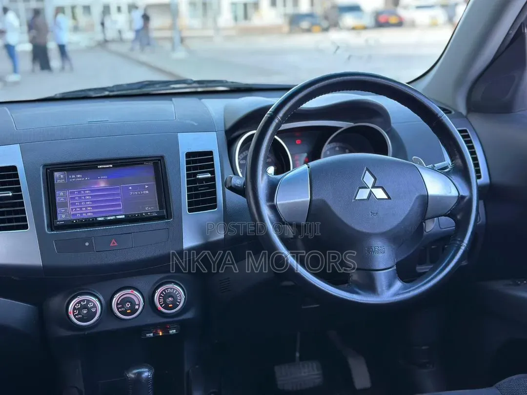 Mitsubishi Outlander 2009 White