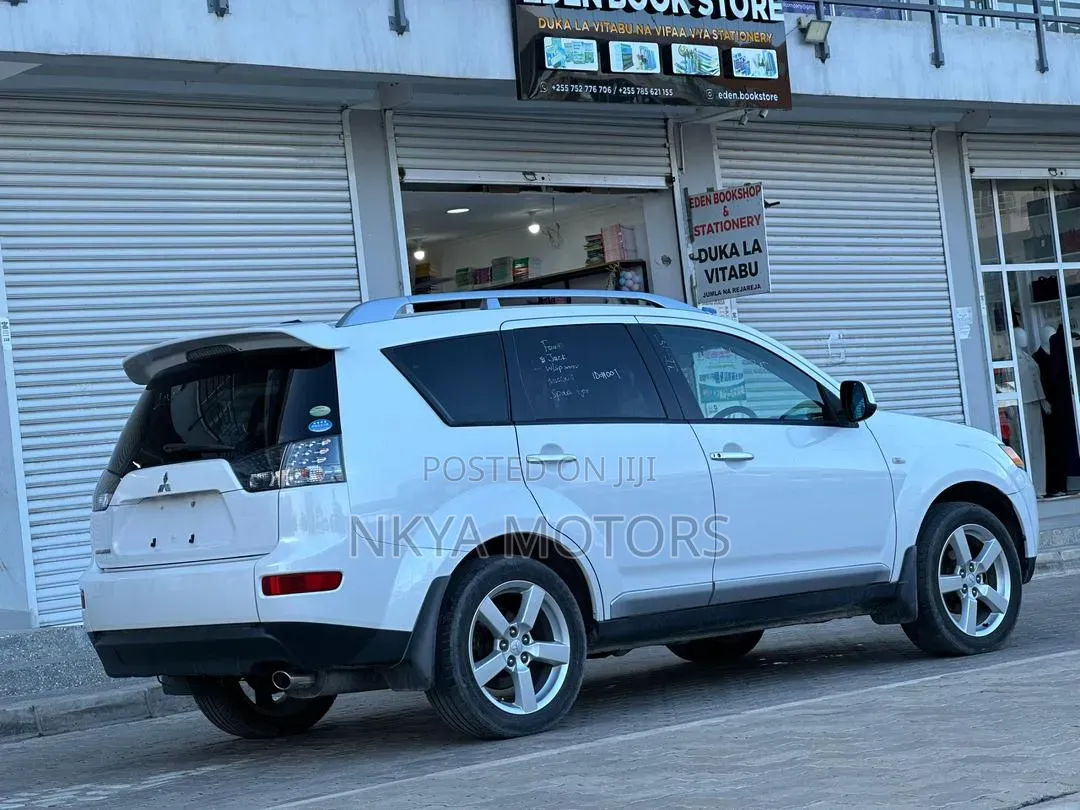 Mitsubishi Outlander 2009 White
