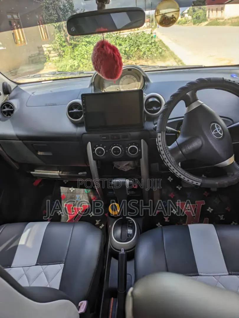 Toyota IST 2003 Silver