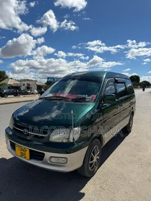 Toyota Noah 2002 Beige