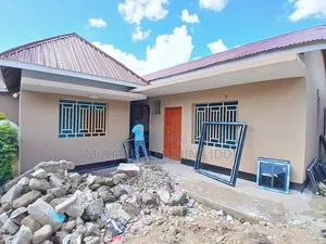 1bdrm Apartment in Kona, Kimara for rent