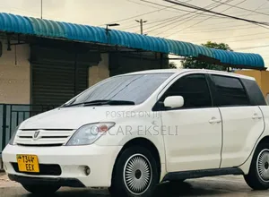 Toyota IST 2005 White