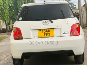 Toyota IST 2005 White
