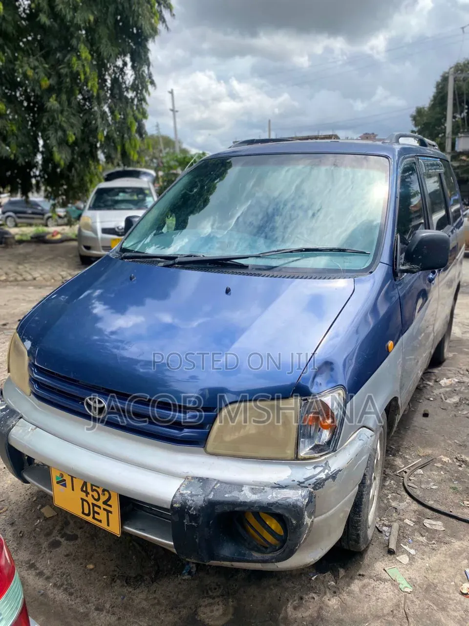 Toyota Noah 2001 Blue