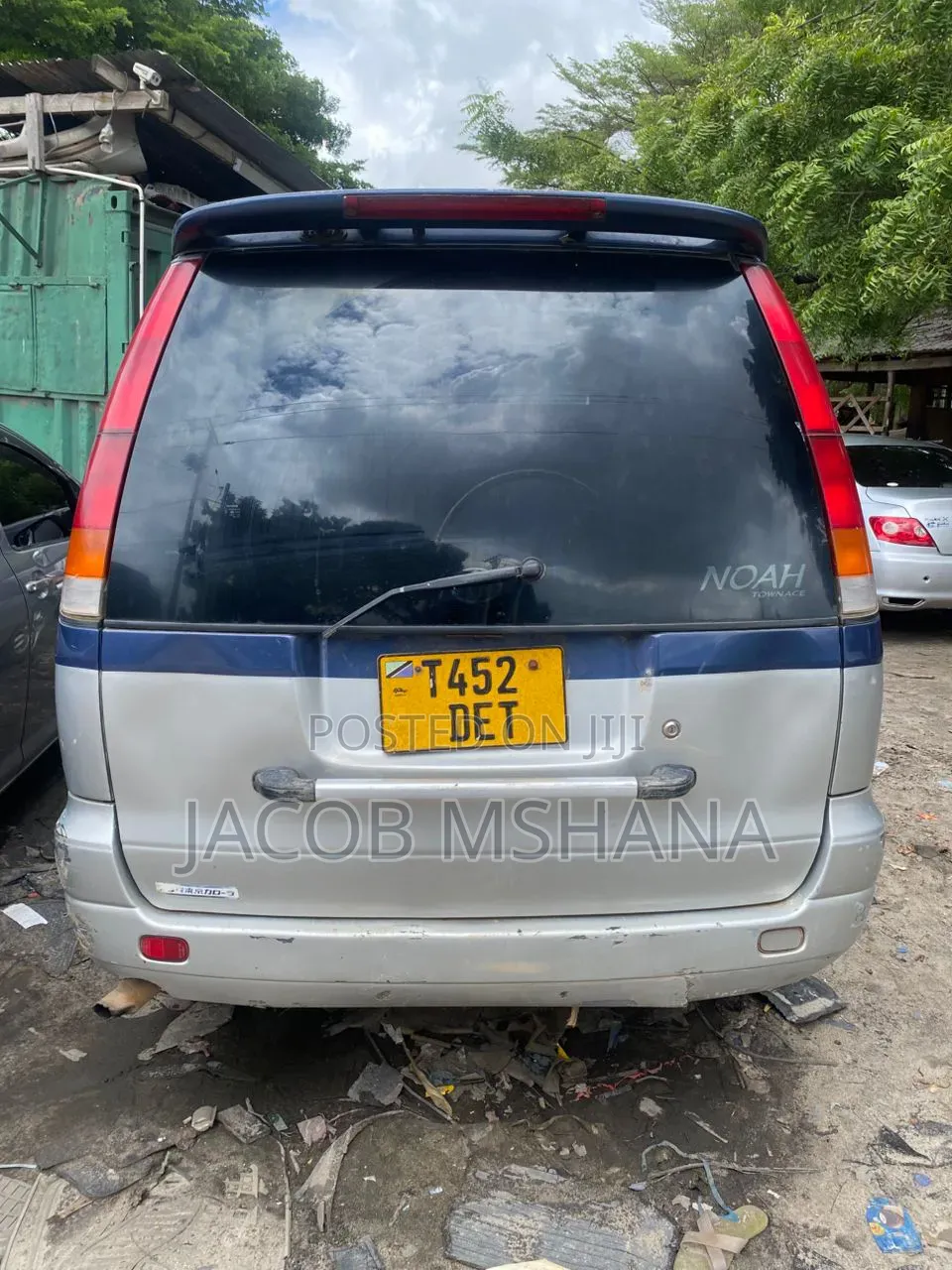 Toyota Noah 2001 Blue